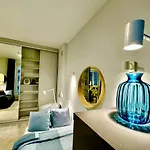 Apartment Super Forum 2 Metro Fast Wifi Netflix, Hbo, Appletv Warsaw