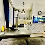 Apartman Super Forum 2 Metro Fast Wifi Netflix, Hbo, Appletv Varsó