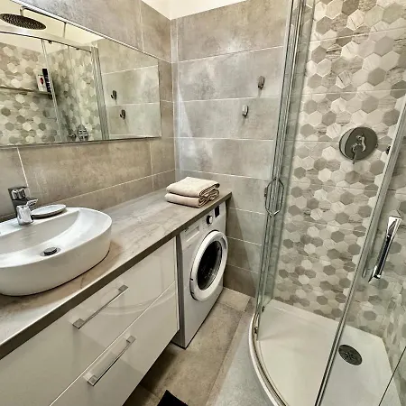 Super Forum 2 Metro Fast Wifi Netflix, Hbo, Appletv