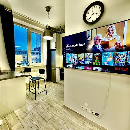 Super Forum 2 Metro Fast Wifi Netflix, Hbo, Appletv *