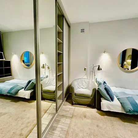 Super Forum 2 Metro Fast Wifi Netflix, Hbo, Appletv