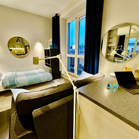 Super Forum 2 Metro Fast Wifi Netflix, Hbo, Appletv *