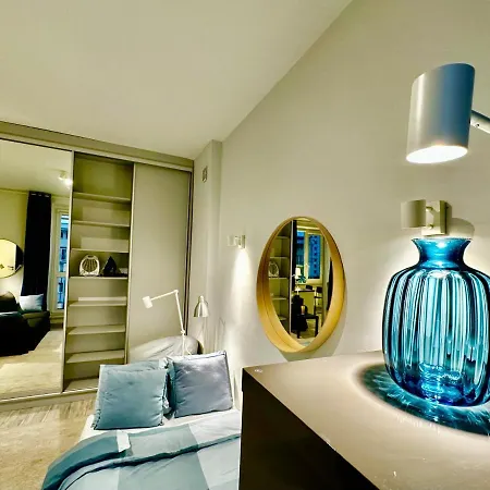 Apartment Super Forum 2 Metro Fast Wifi Netflix, Hbo, Appletv Warsaw