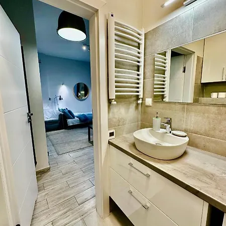 Super Forum 2 Metro Fast Wifi Netflix, Hbo, Appletv Varsóvia