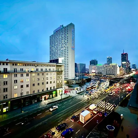 Super Forum 2 Metro Fast Wifi Netflix, Hbo, Appletv Apartment