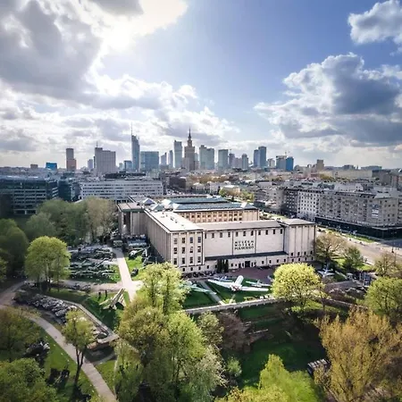 Apartment Super Forum 2 Metro Fast Wifi Netflix, Hbo, Appletv Warsaw