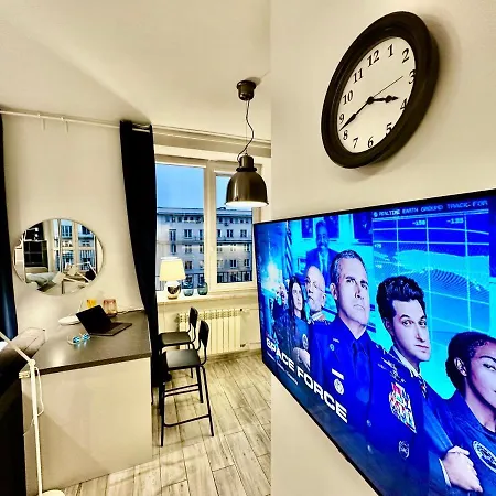 Apartment Super Forum 2 Metro Fast Wifi Netflix, Hbo, Appletv